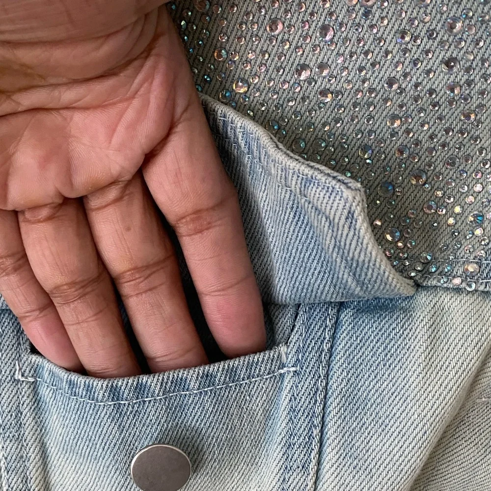 Elegant Glitter Light Blue Denim Jacket with Glitter Accents - Picture 4 of 6